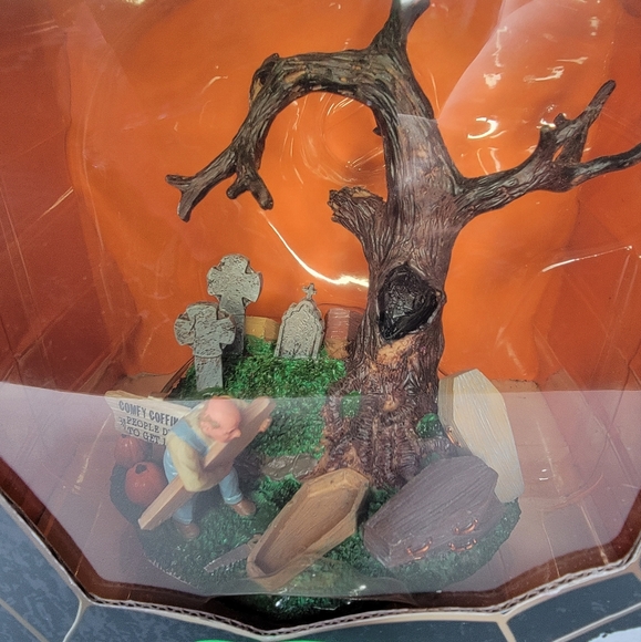 Retired 2007 LEMAX Halloween Spooky Town "COFFIN MAKER" - Picture 3 of 5